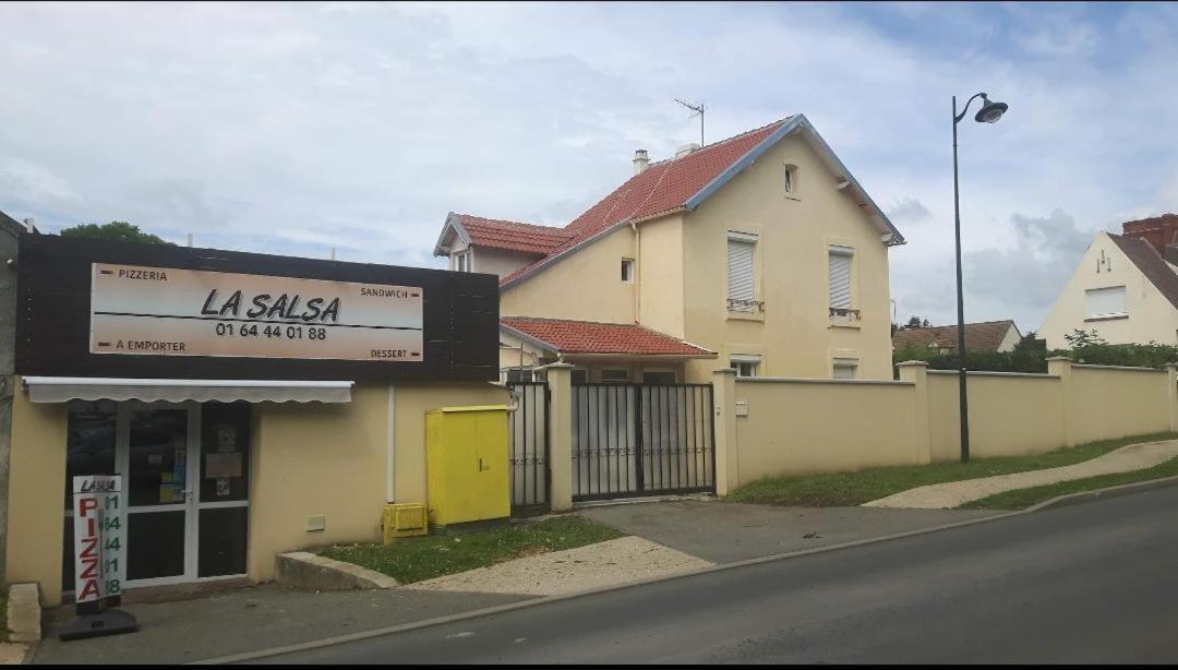 Bed and Breakfast A 7 Minutes De L'Aeroport Cdg 1 Thieux  Zewnętrze zdjęcie